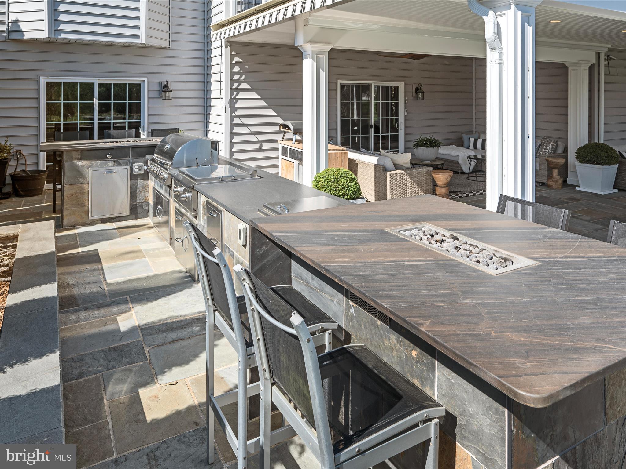 HUNTLEIGH AT CREIGHTON FARMS - Residential