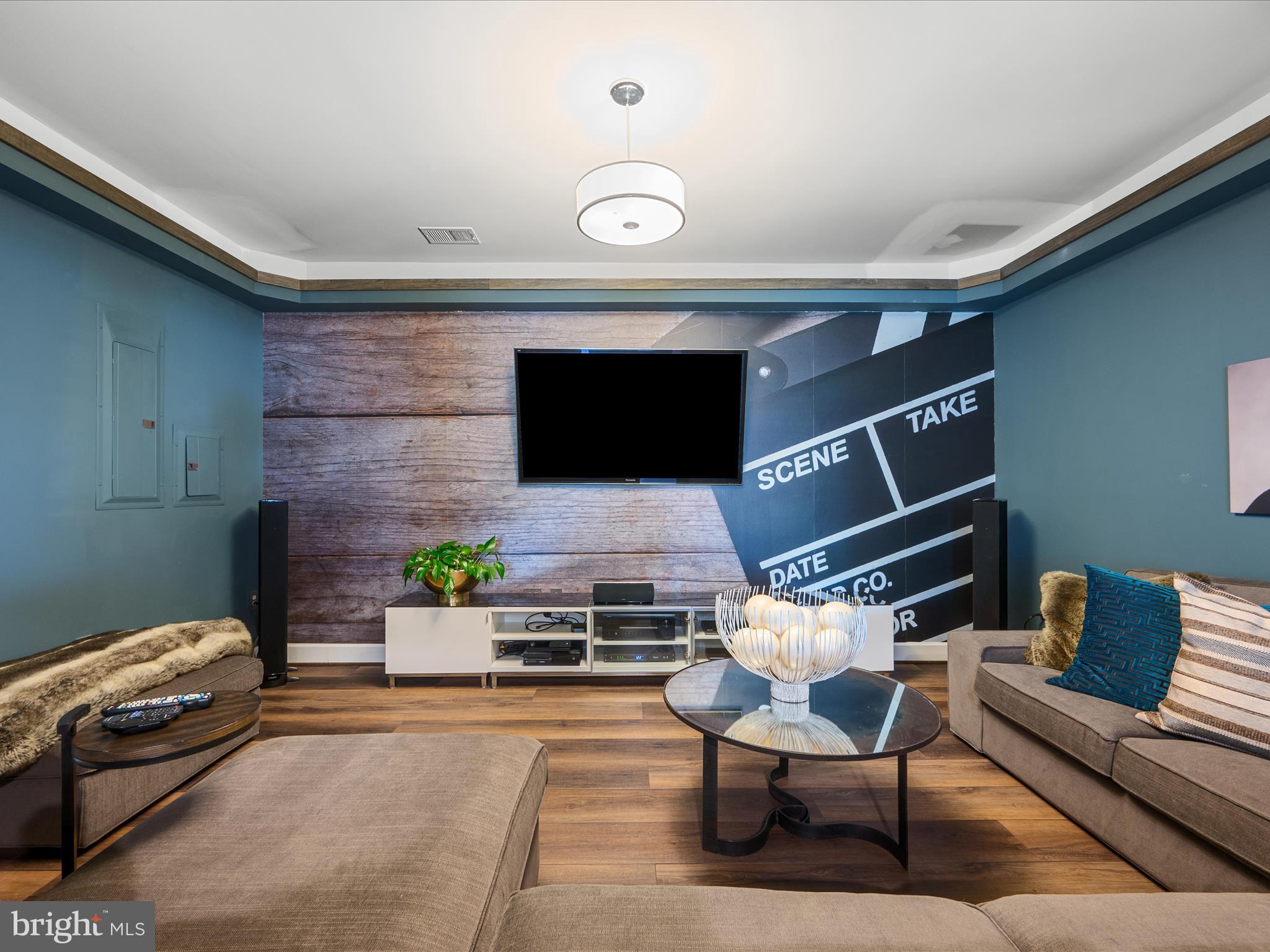 HUNTLEIGH AT CREIGHTON FARMS - Residential