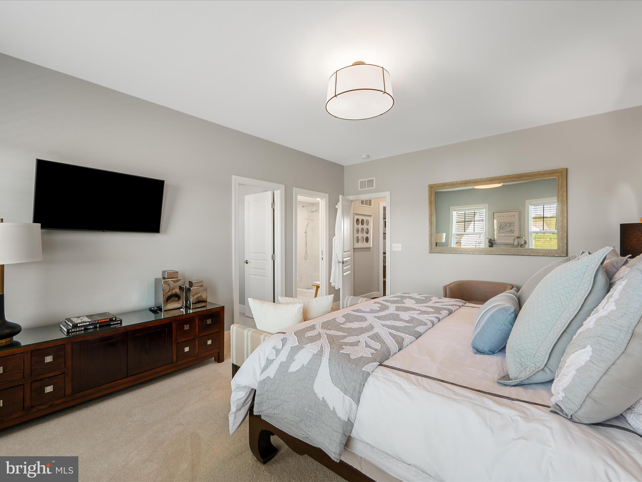 HUNTLEIGH AT CREIGHTON FARMS - Residential