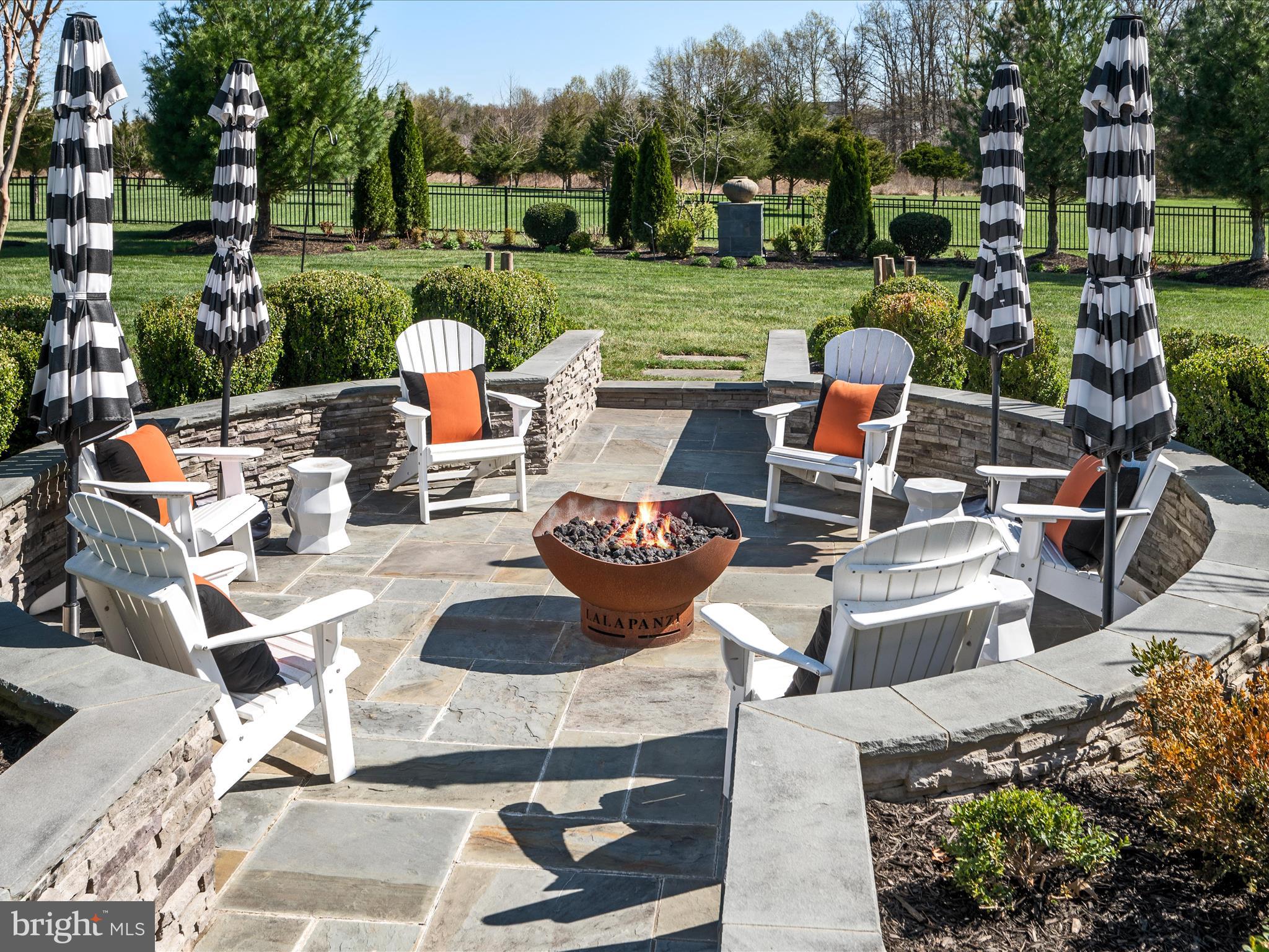 HUNTLEIGH AT CREIGHTON FARMS - Residential