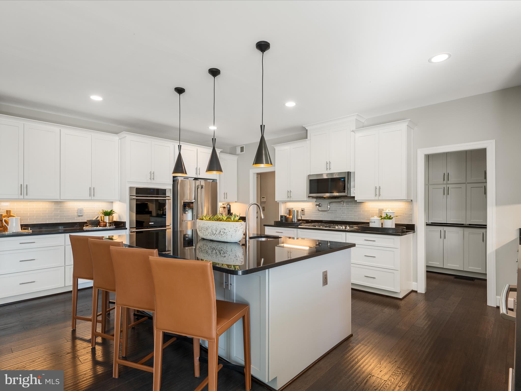 HUNTLEIGH AT CREIGHTON FARMS - Residential