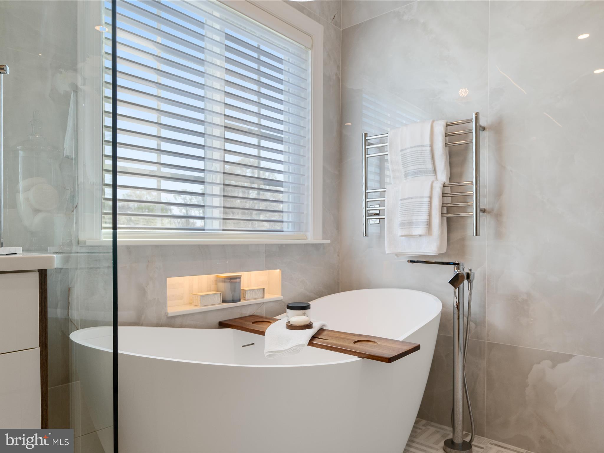 HUNTLEIGH AT CREIGHTON FARMS - Residential