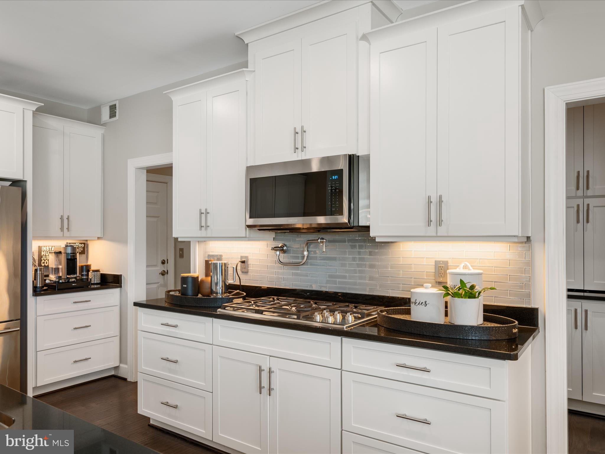 HUNTLEIGH AT CREIGHTON FARMS - Residential