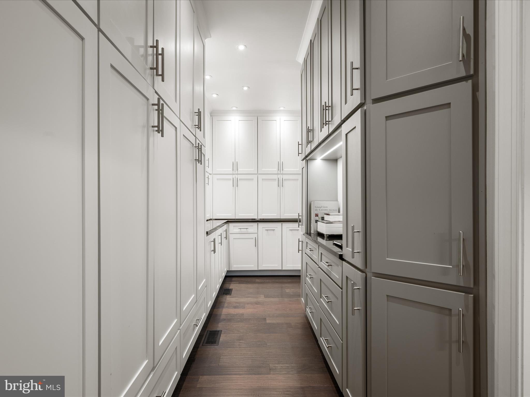 HUNTLEIGH AT CREIGHTON FARMS - Residential