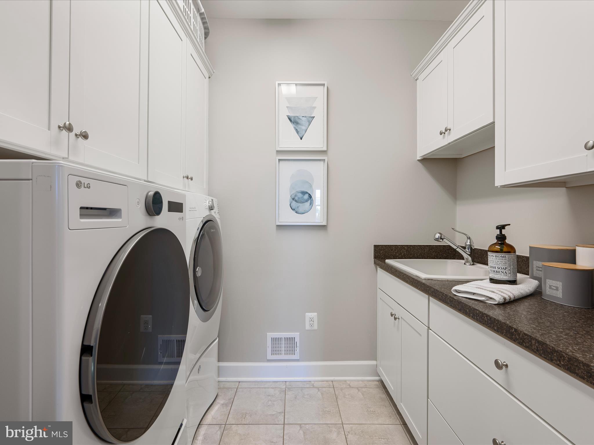 HUNTLEIGH AT CREIGHTON FARMS - Residential