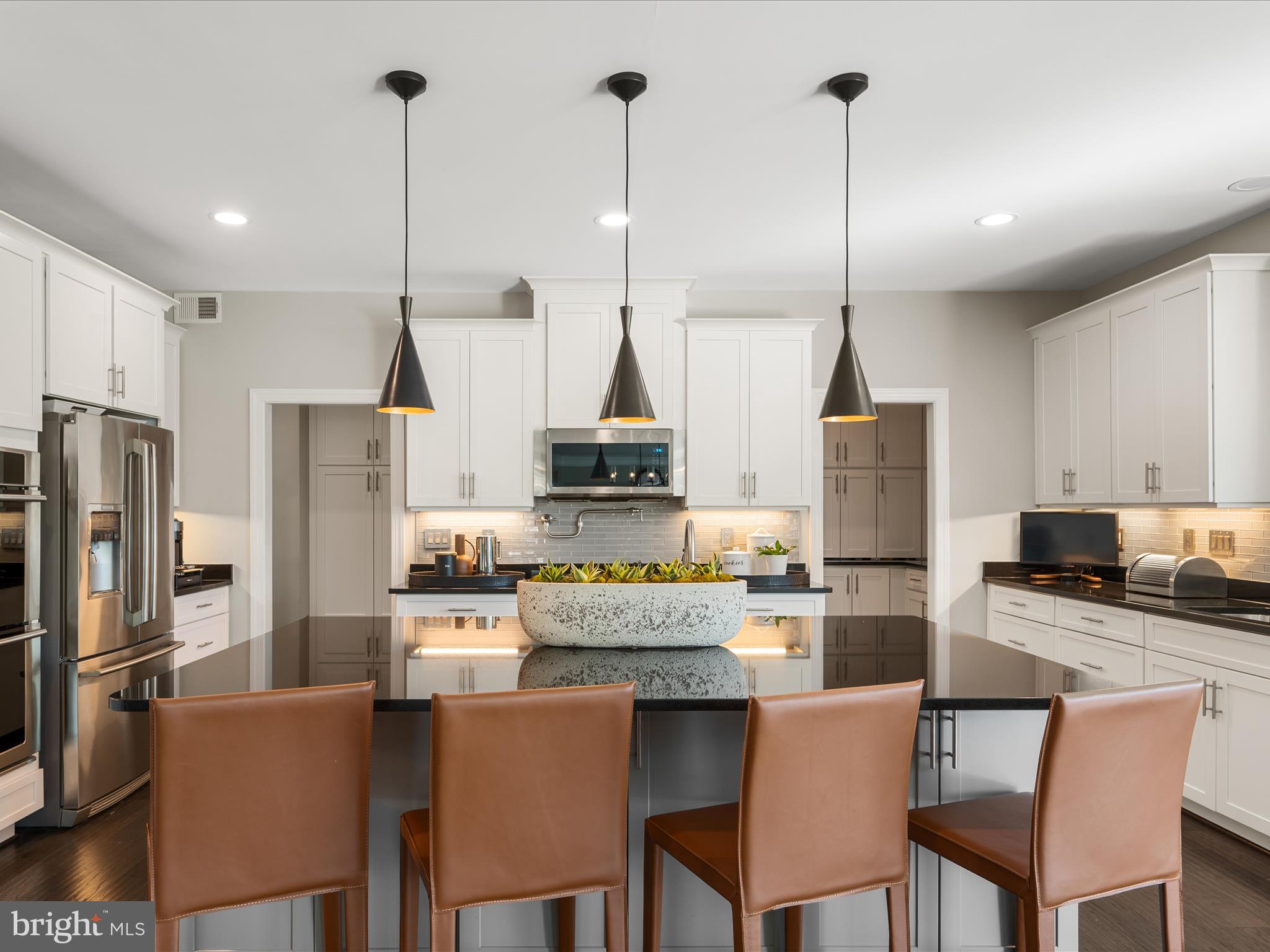 HUNTLEIGH AT CREIGHTON FARMS - Residential