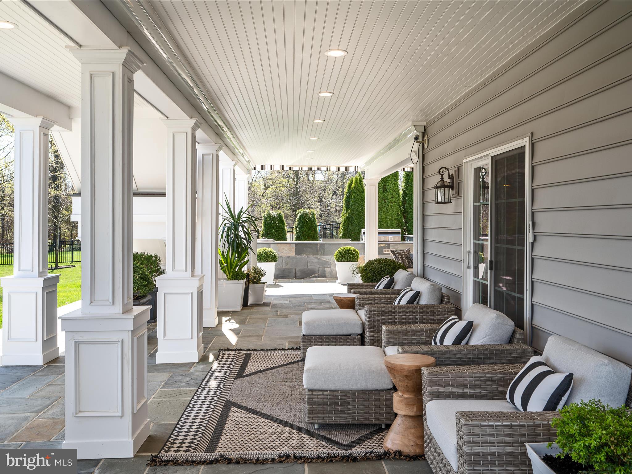 HUNTLEIGH AT CREIGHTON FARMS - Residential