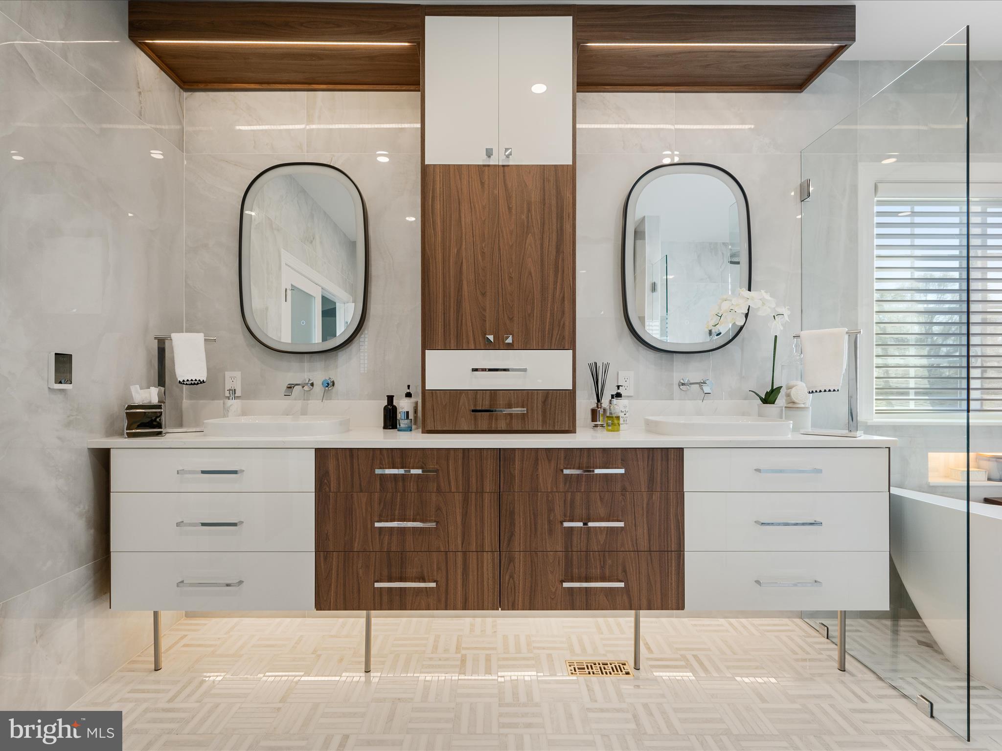 HUNTLEIGH AT CREIGHTON FARMS - Residential