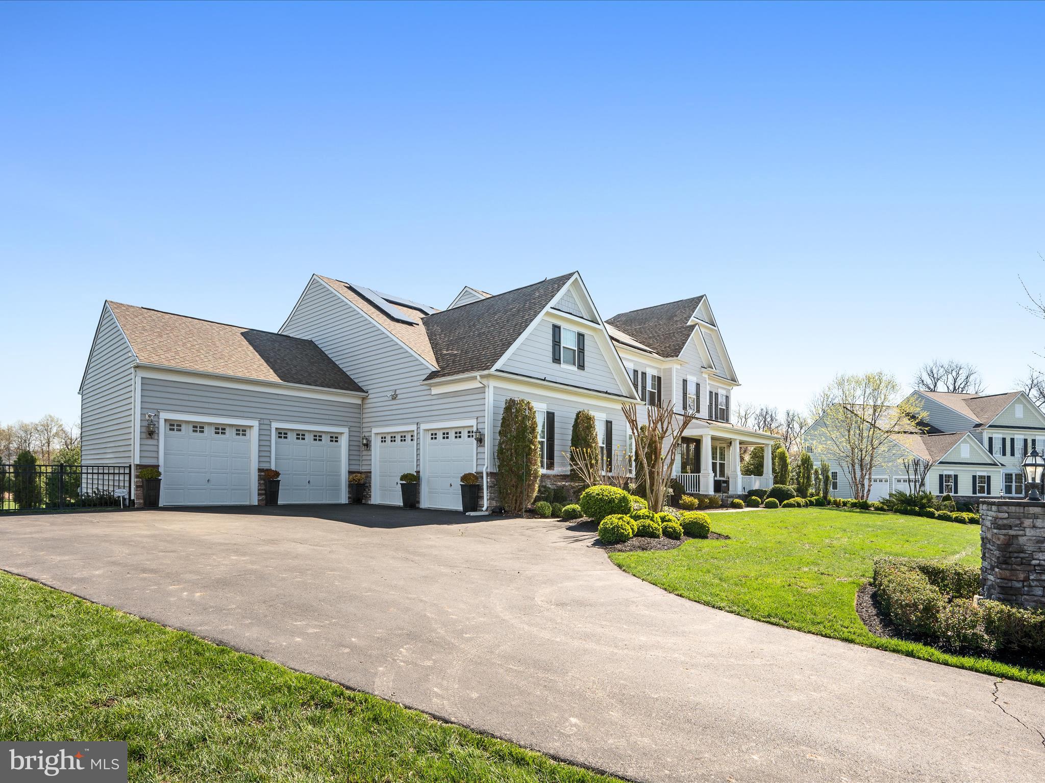HUNTLEIGH AT CREIGHTON FARMS - Residential