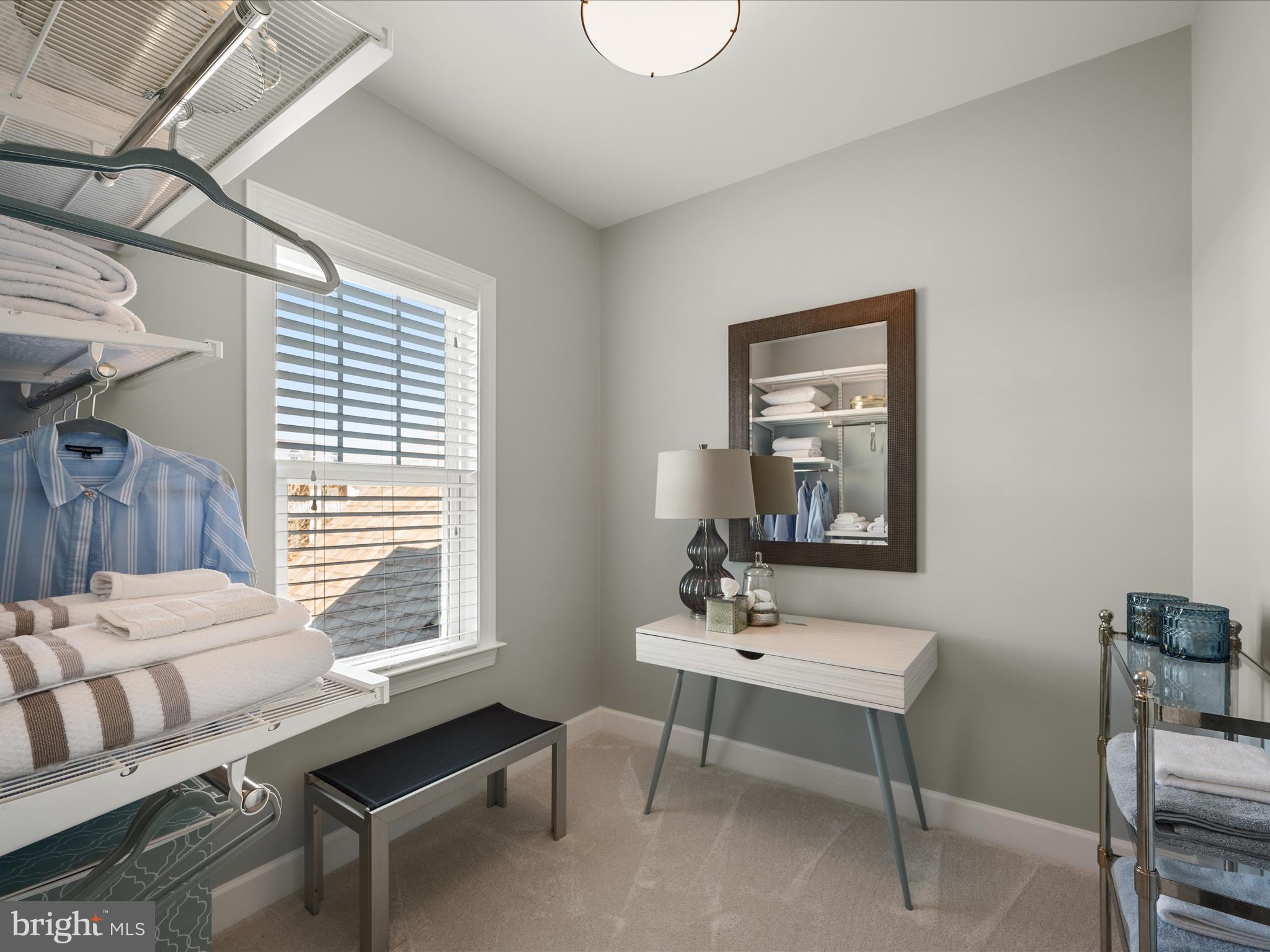 HUNTLEIGH AT CREIGHTON FARMS - Residential