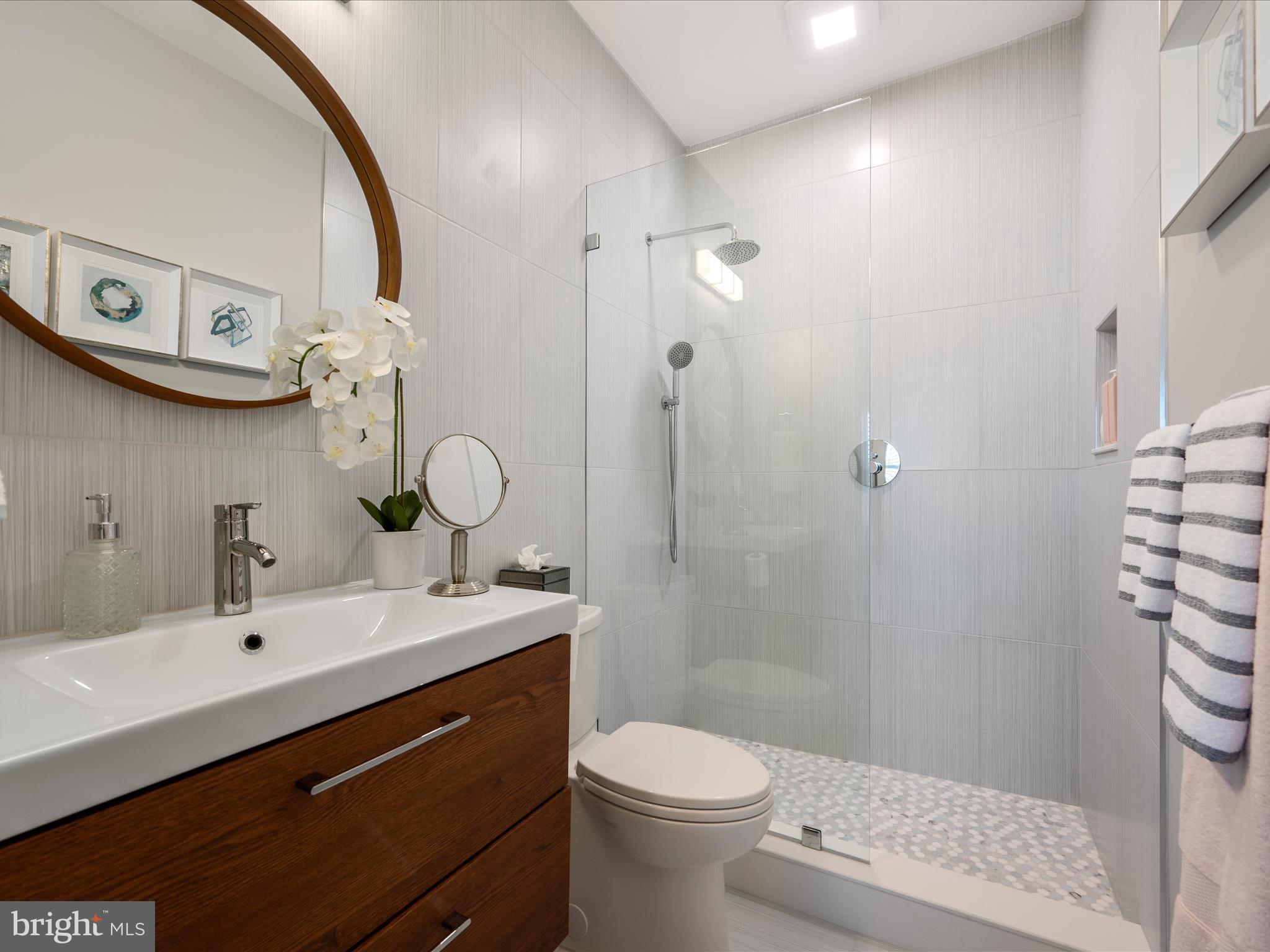 HUNTLEIGH AT CREIGHTON FARMS - Residential