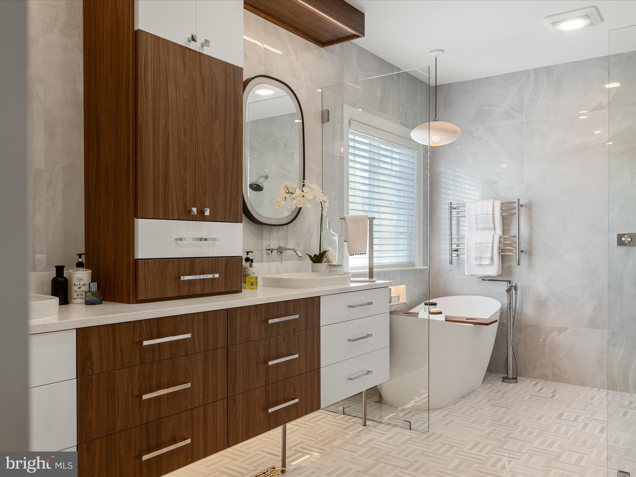 HUNTLEIGH AT CREIGHTON FARMS - Residential