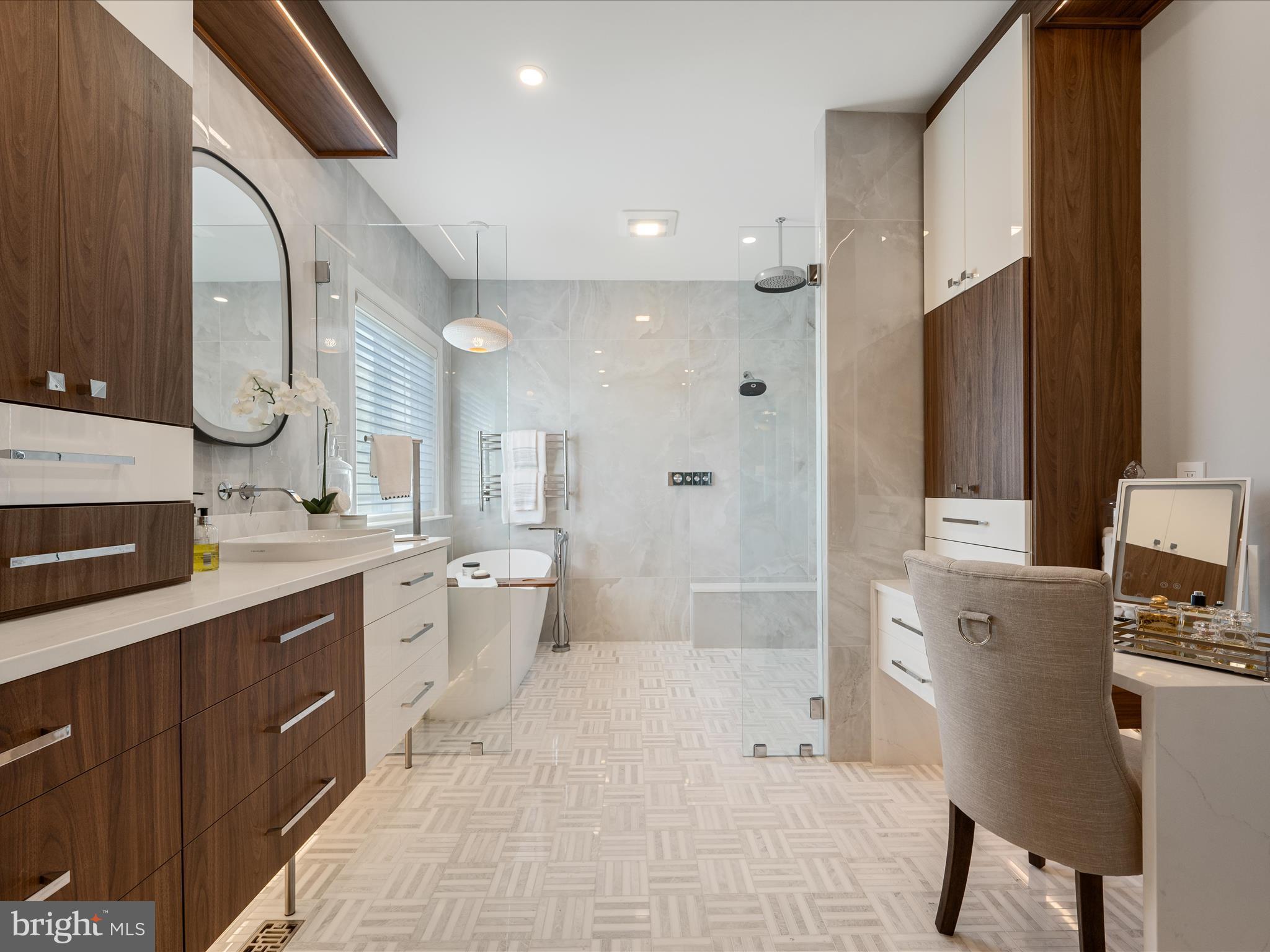 HUNTLEIGH AT CREIGHTON FARMS - Residential