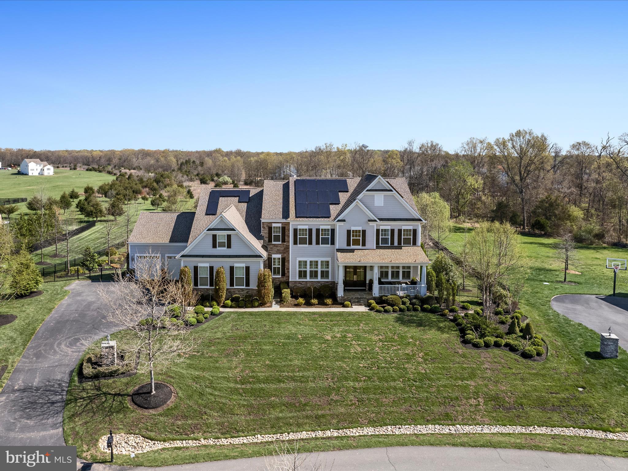 HUNTLEIGH AT CREIGHTON FARMS - Residential