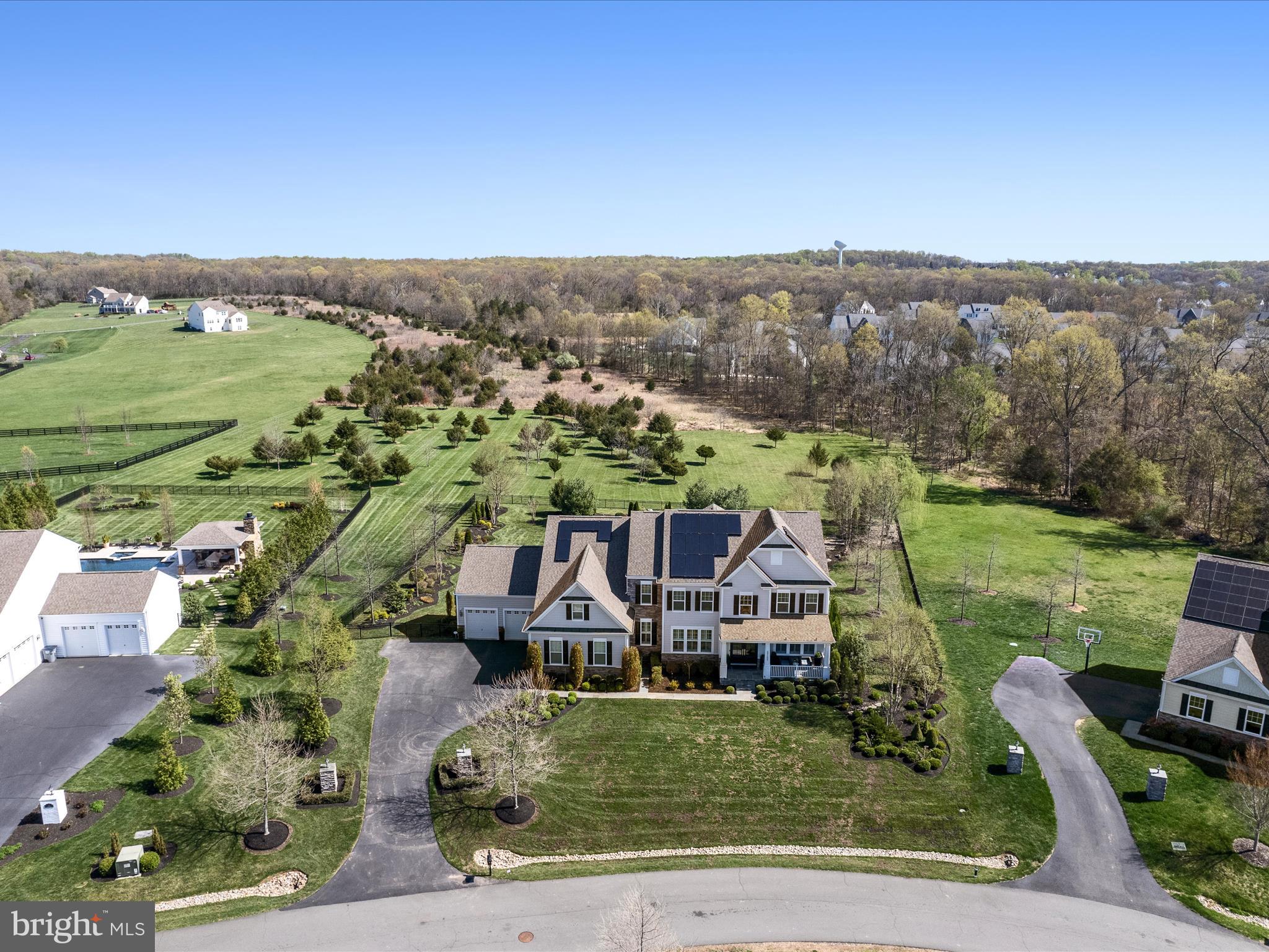 HUNTLEIGH AT CREIGHTON FARMS - Residential