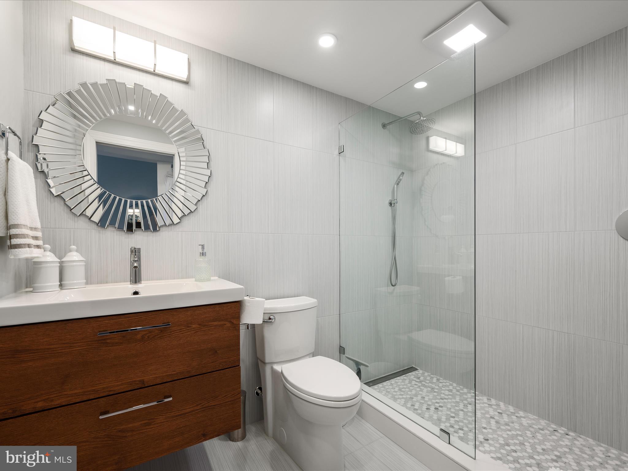 HUNTLEIGH AT CREIGHTON FARMS - Residential