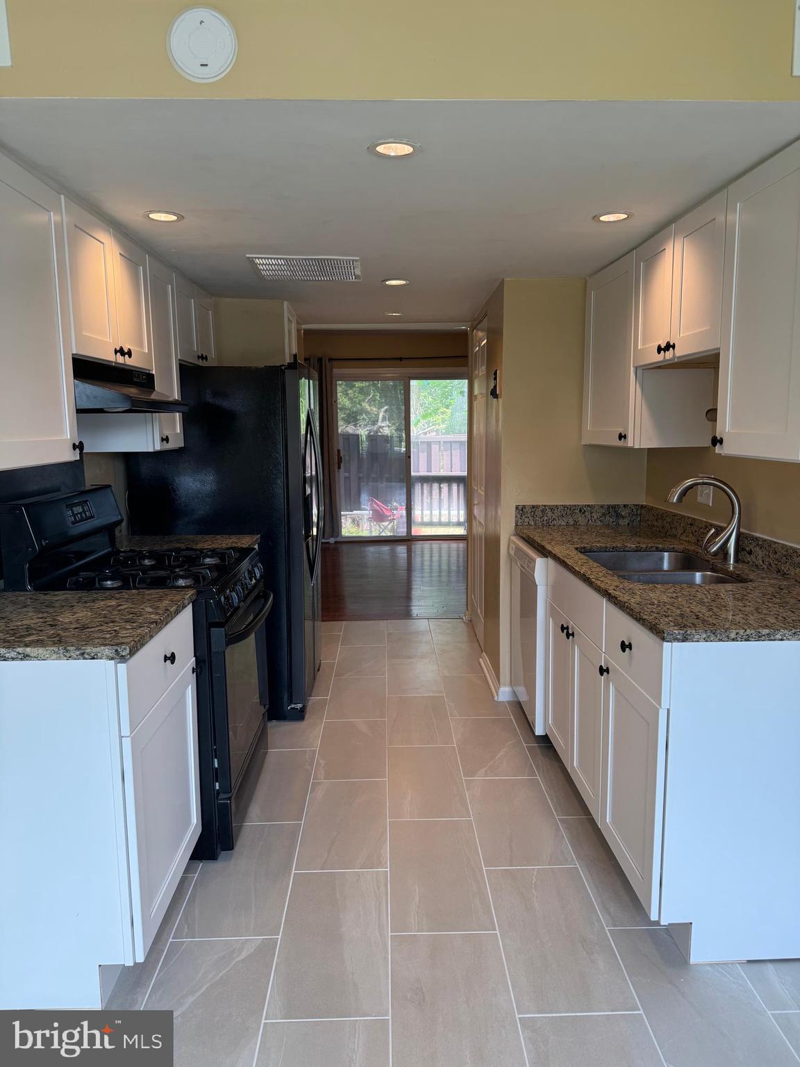 2035 MAYFLOWER DRIVE