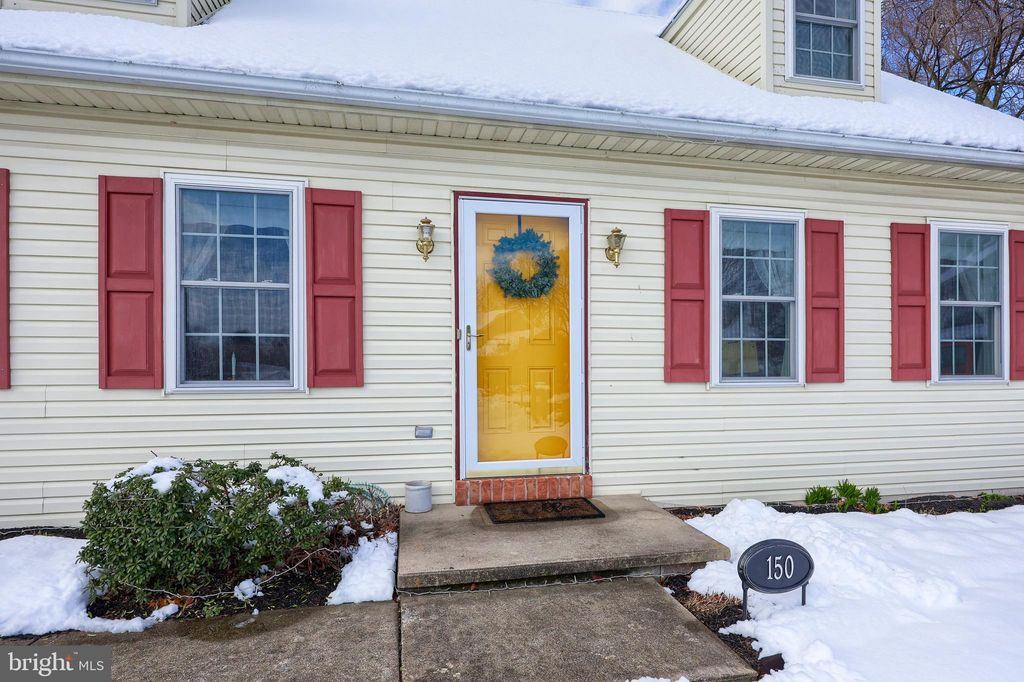 Photo of 150 Crestview Drive, Elizabethtown, PA 17022 (MLS # PALA2046938)