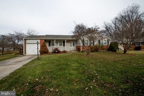 Homes For Sale - 208 Whitekirk Drive<br/> WILMINGTON, DE 19808