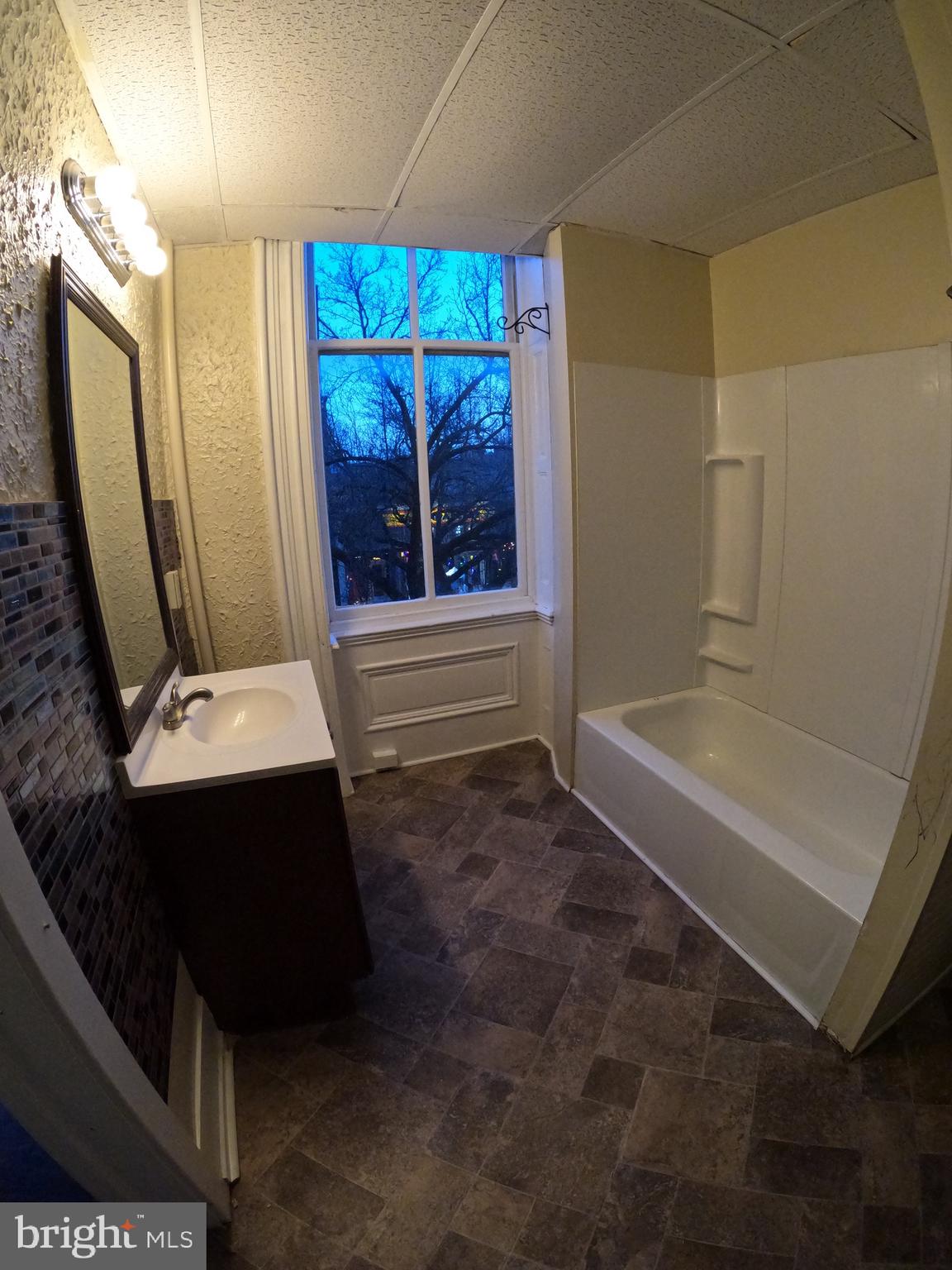 DOWNTOWN YORK - Residential Lease