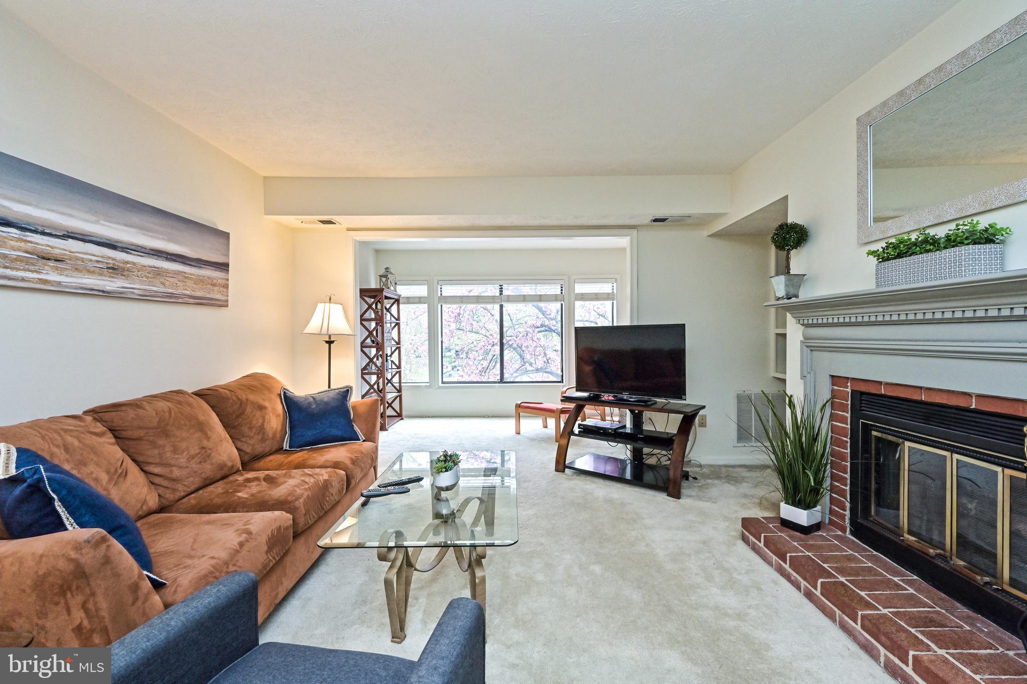 HUNTERS CROSSING - Residential