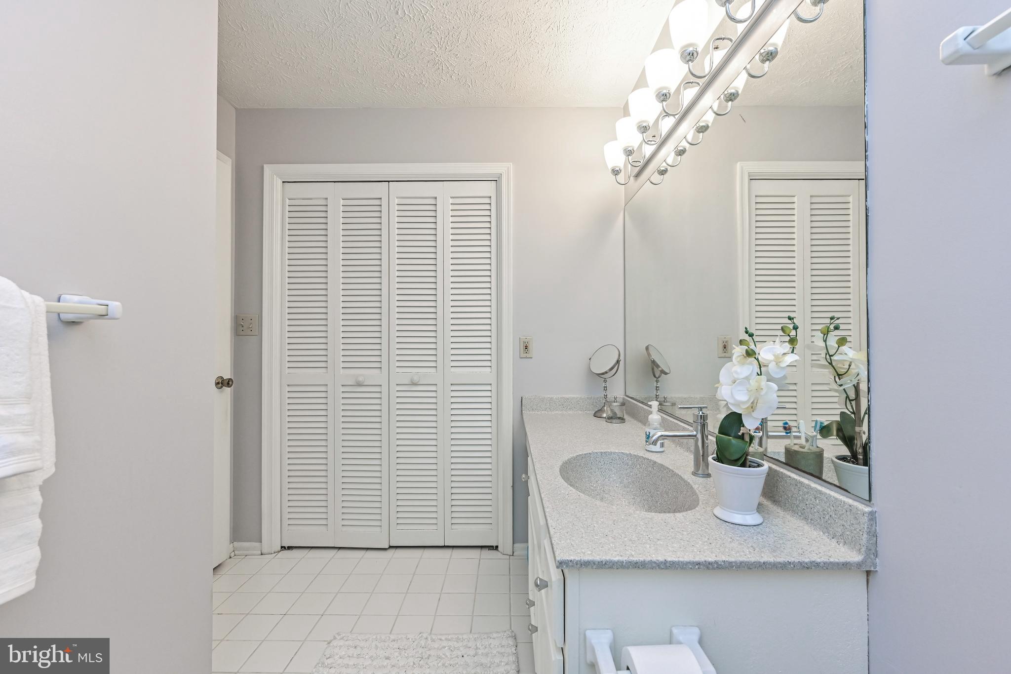 HUNTERS CROSSING - Residential