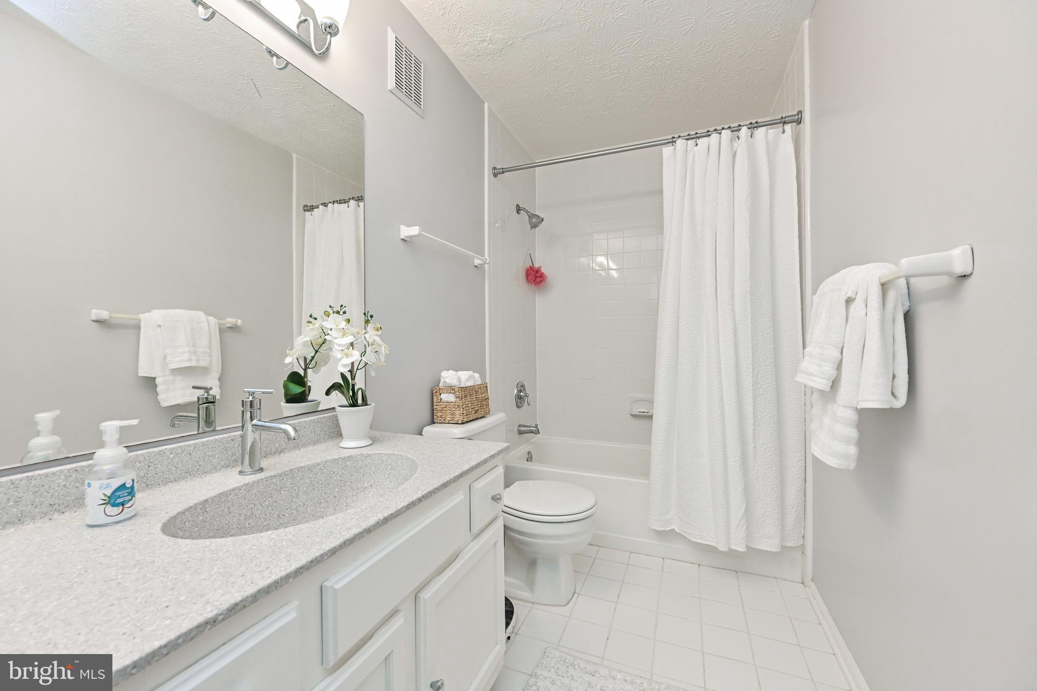 HUNTERS CROSSING - Residential