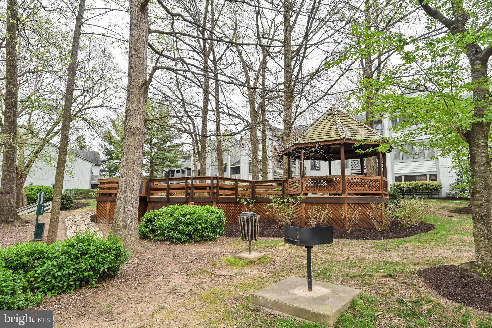 HUNTERS CROSSING - Residential