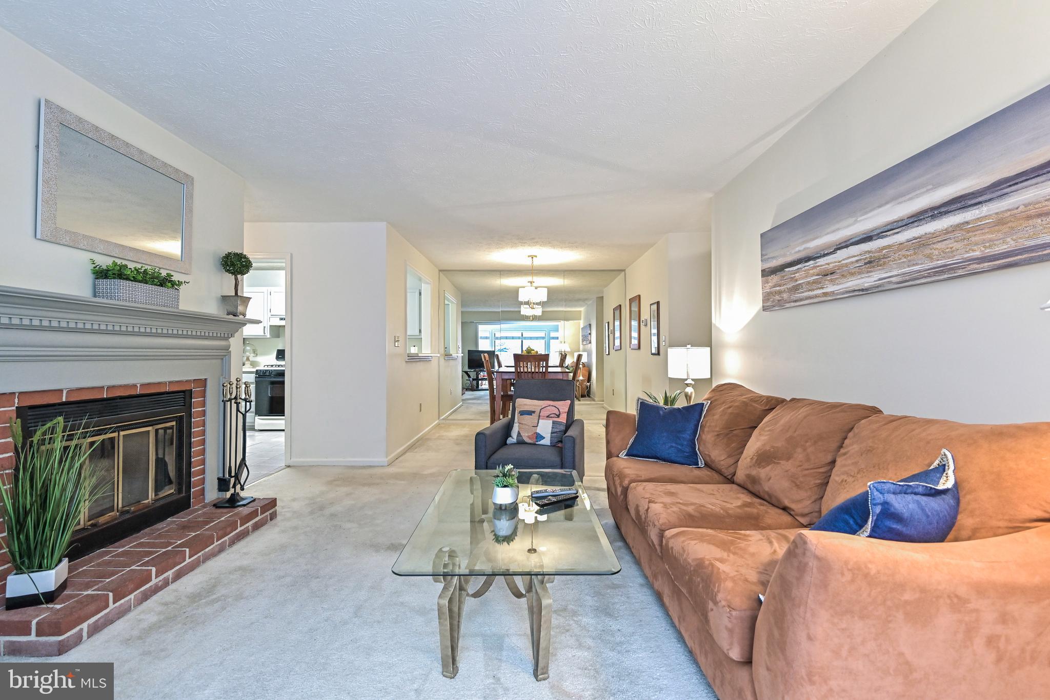 HUNTERS CROSSING - Residential