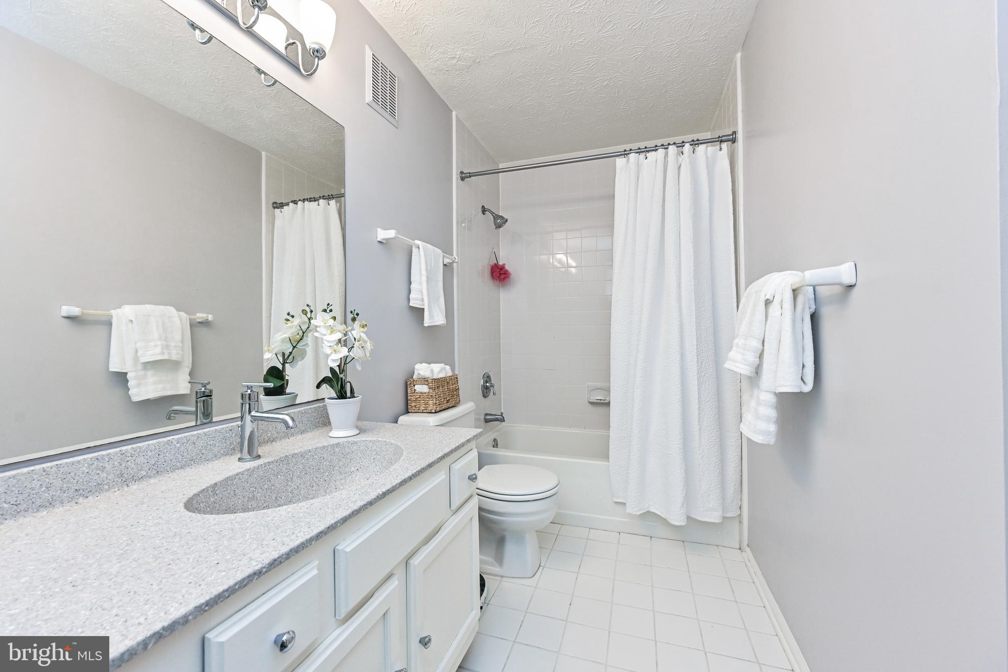 HUNTERS CROSSING - Residential