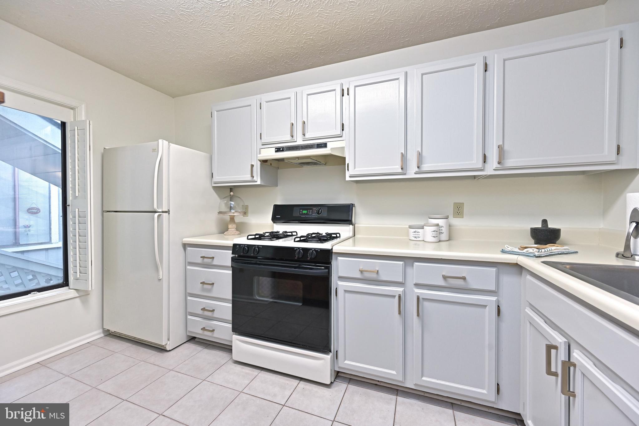 HUNTERS CROSSING - Residential