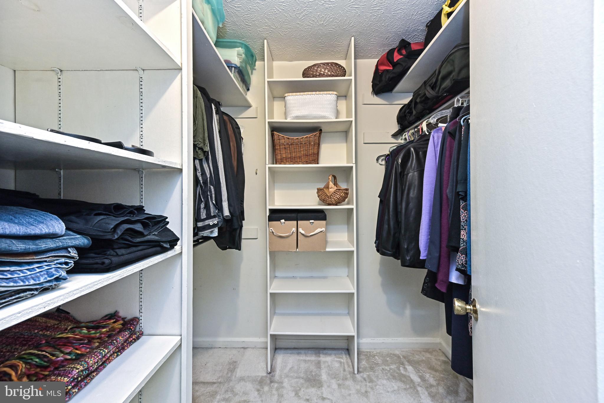 HUNTERS CROSSING - Residential