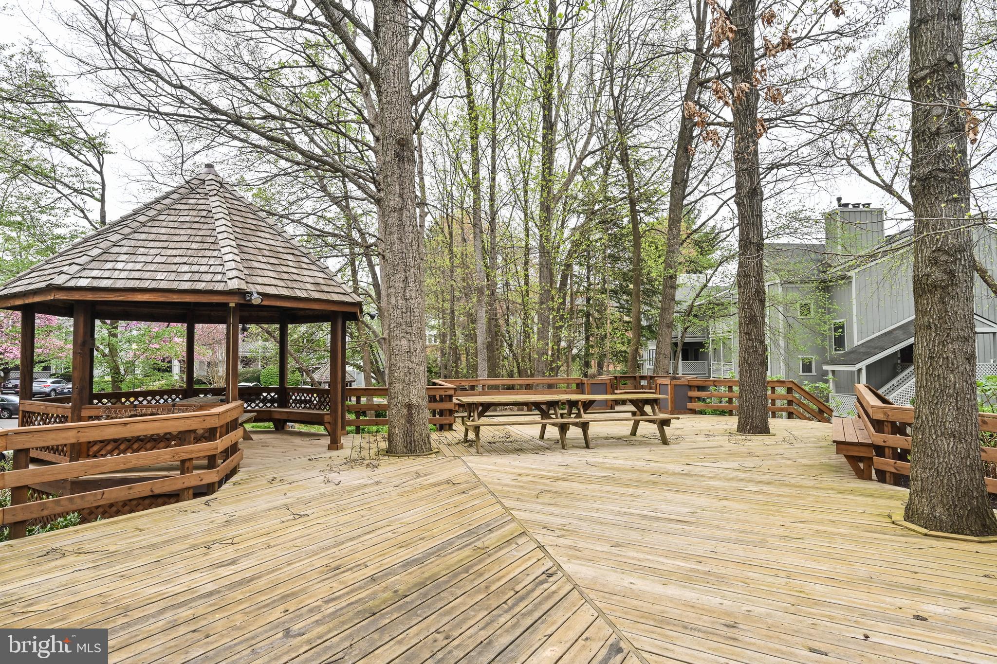 HUNTERS CROSSING - Residential