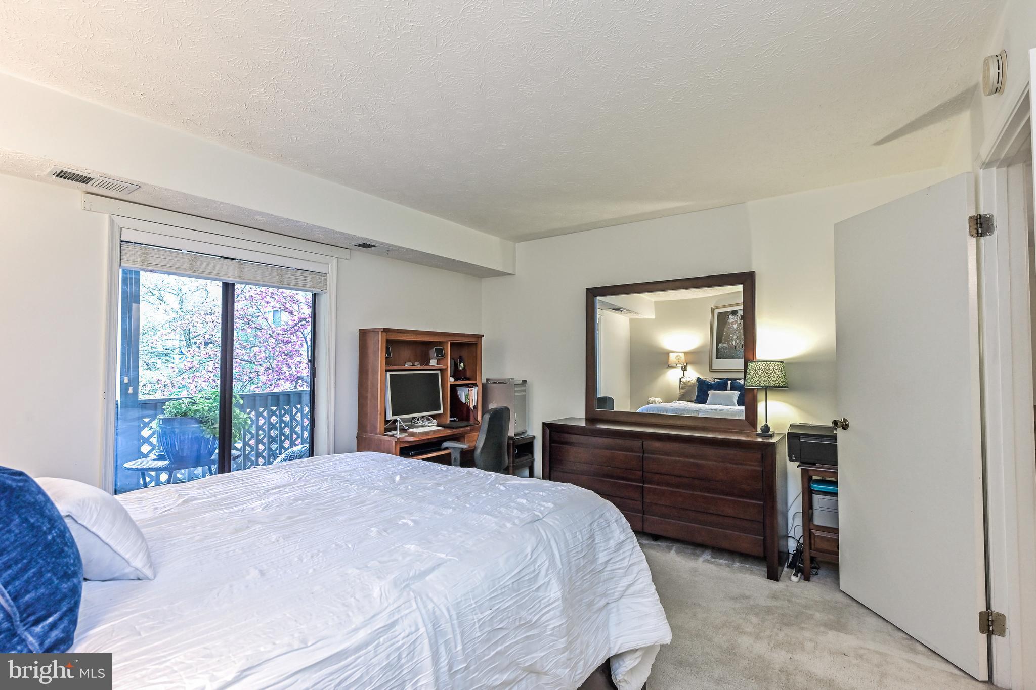 HUNTERS CROSSING - Residential