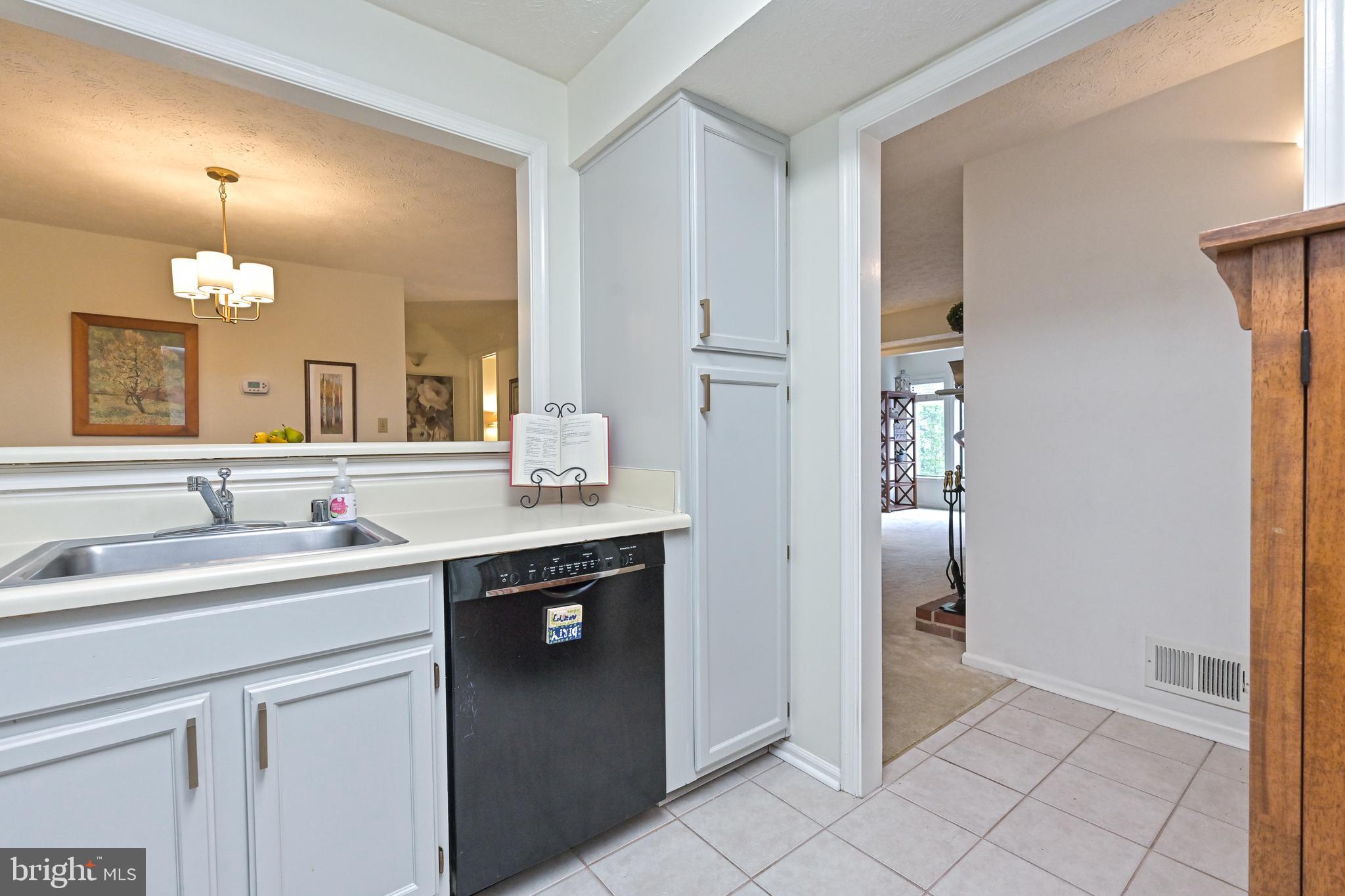 HUNTERS CROSSING - Residential