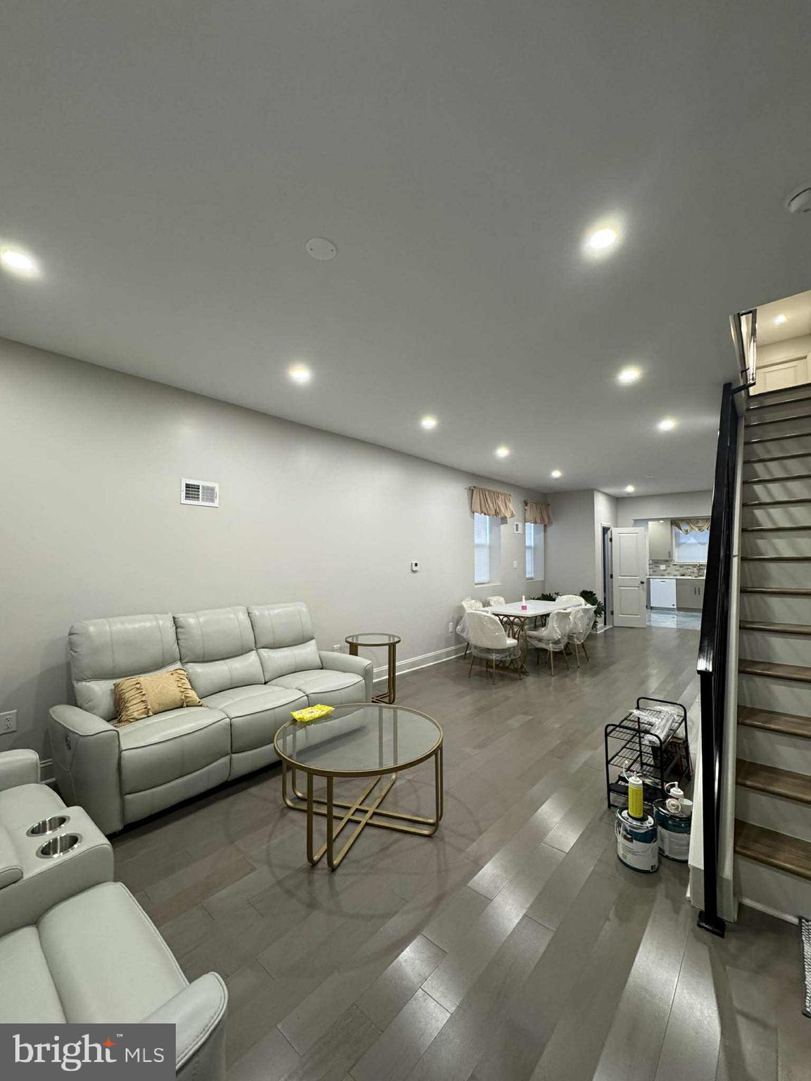 SOUTH STREET - Residential