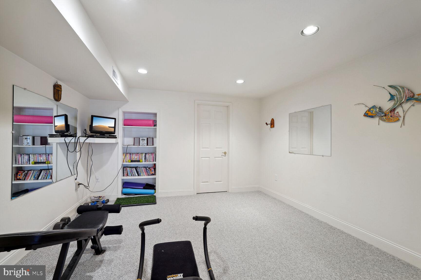 FALLS FARM - Residential