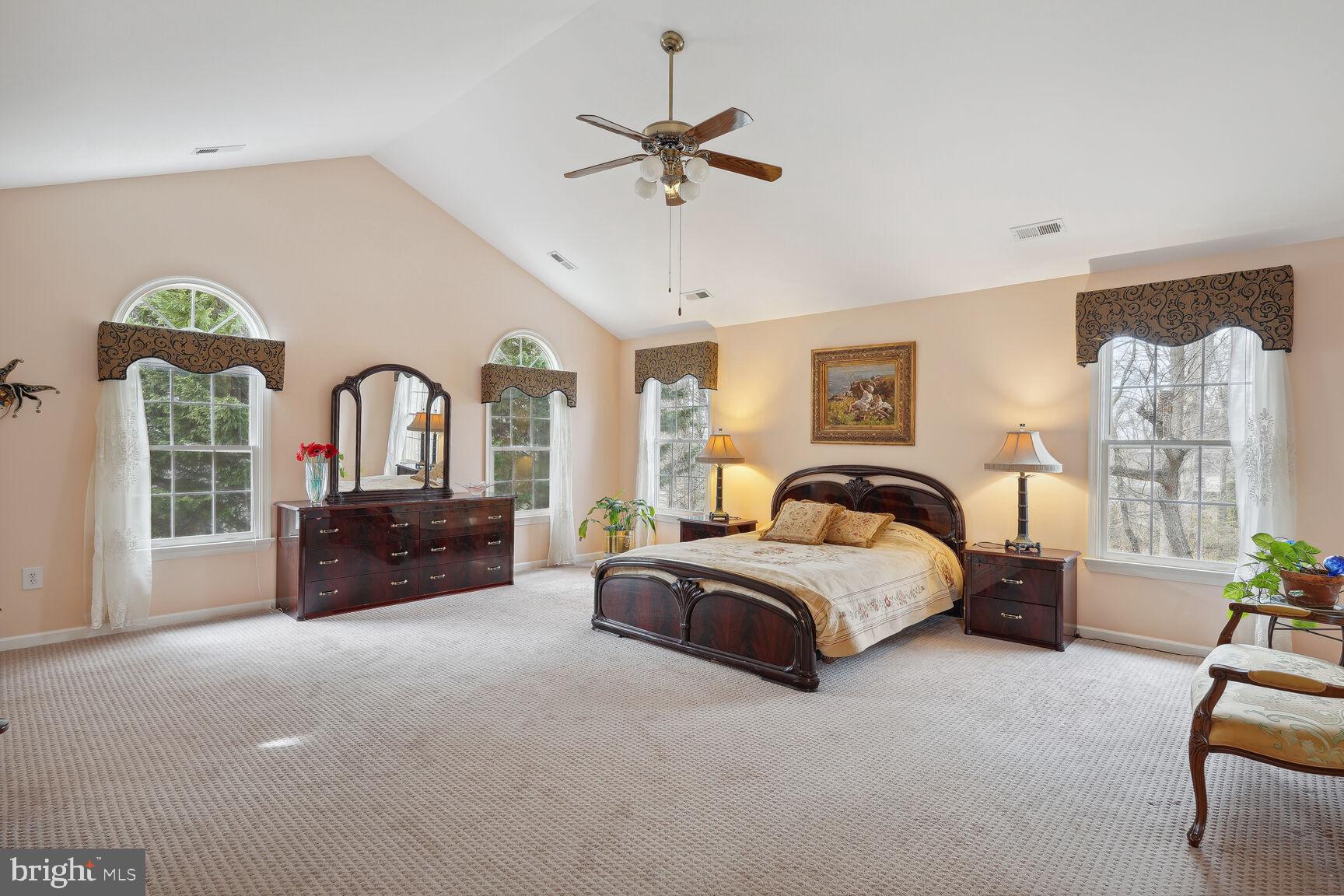 FALLS FARM - Residential