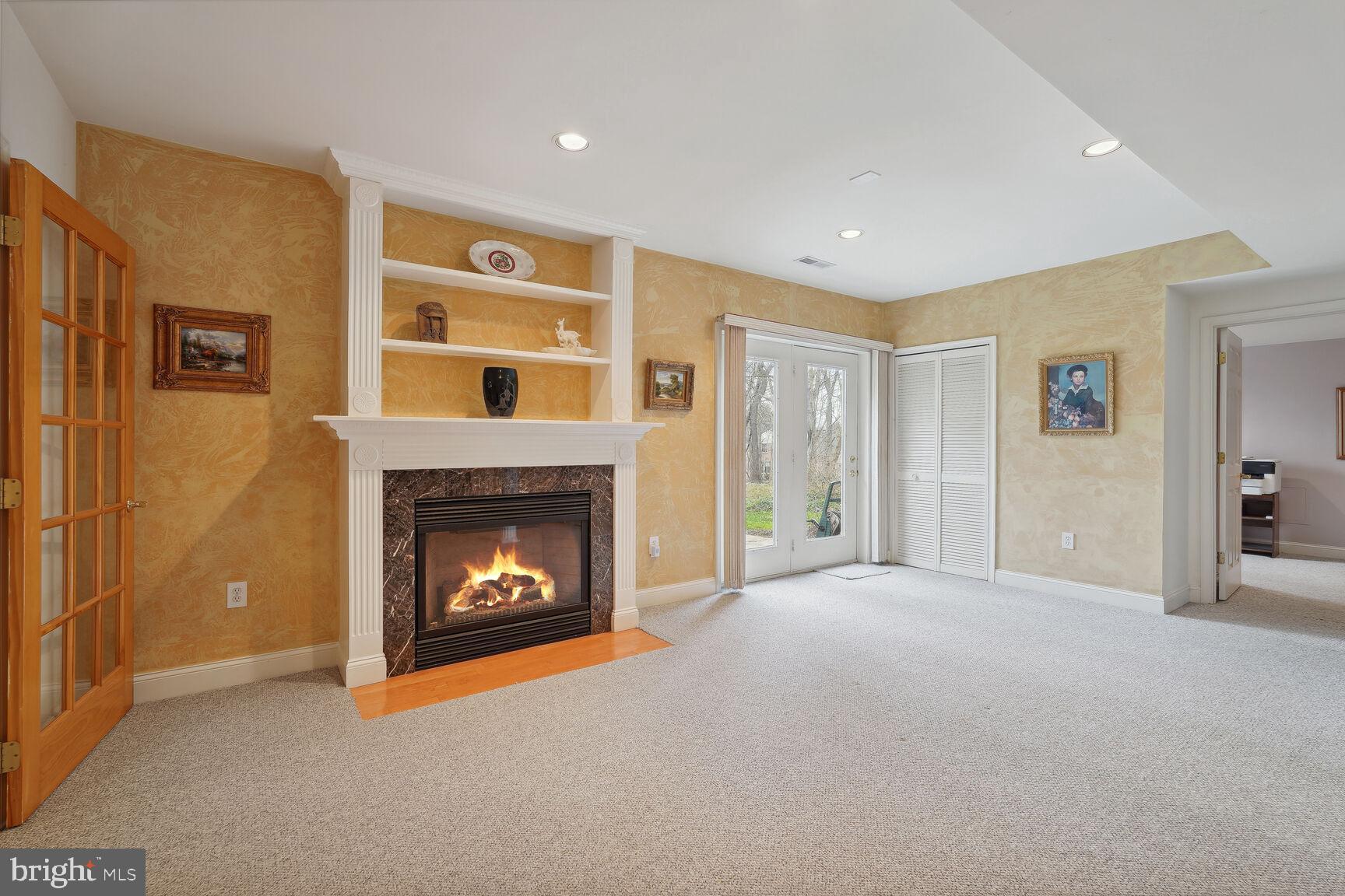 FALLS FARM - Residential