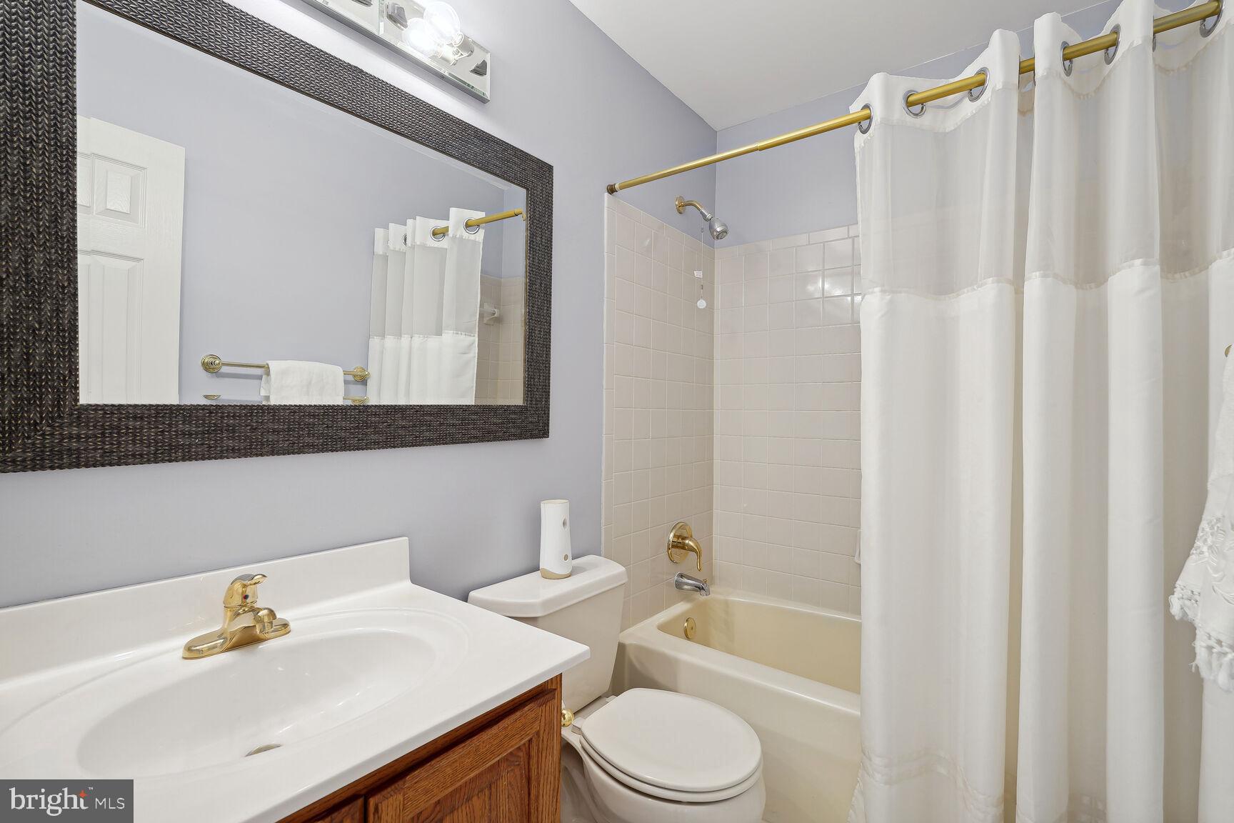 FALLS FARM - Residential