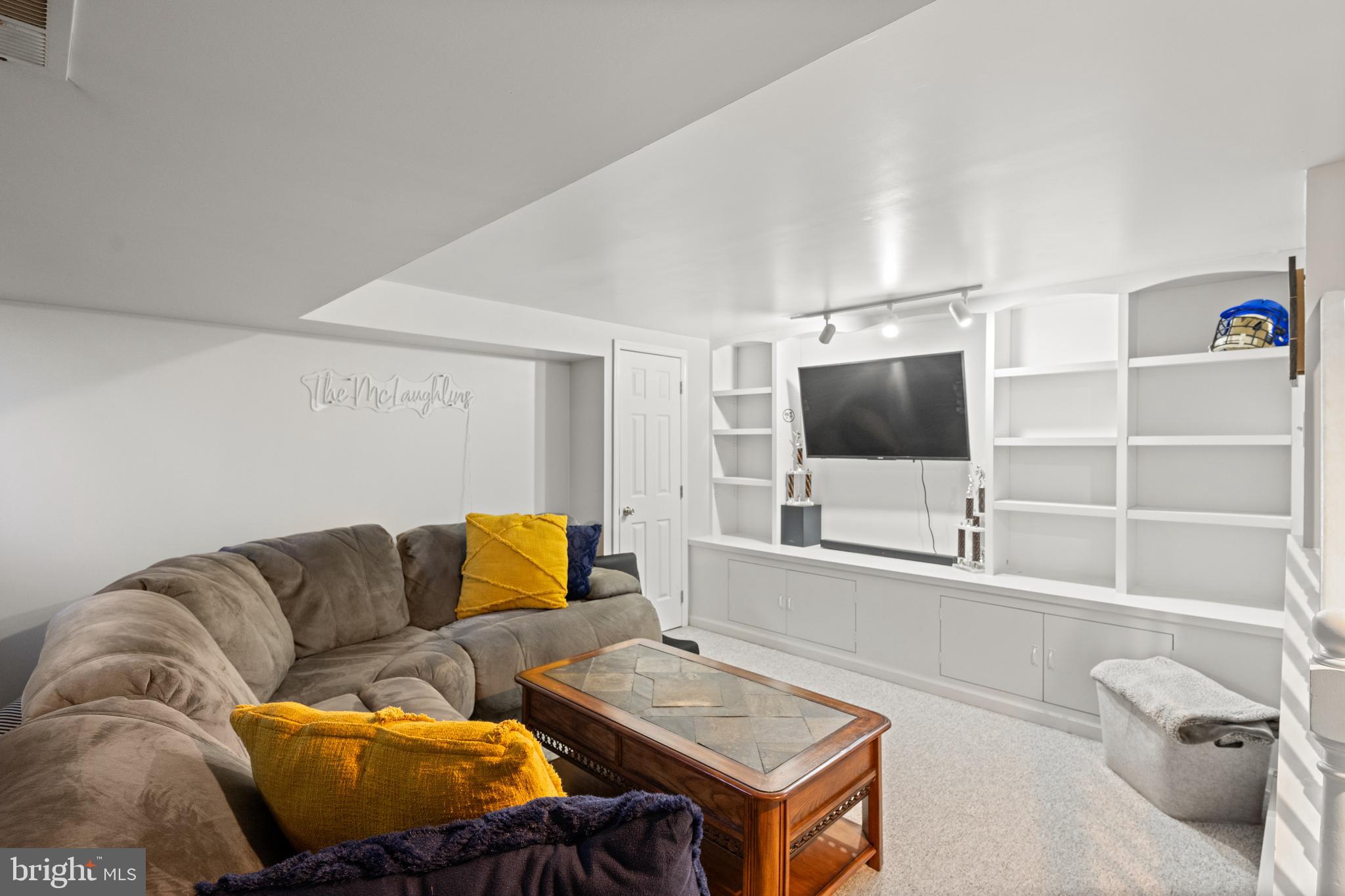 FOX RIDGE - Residential