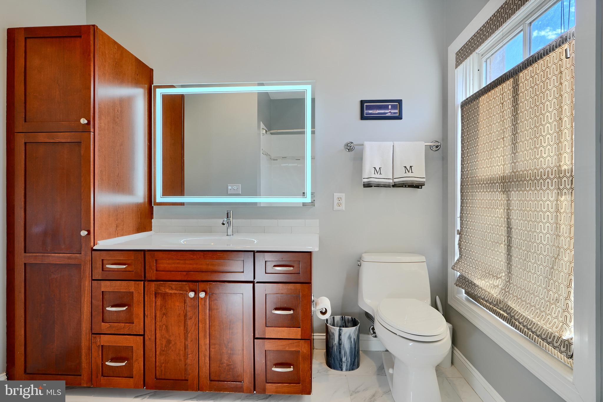 LIGHTHOUSE POINT - Residential