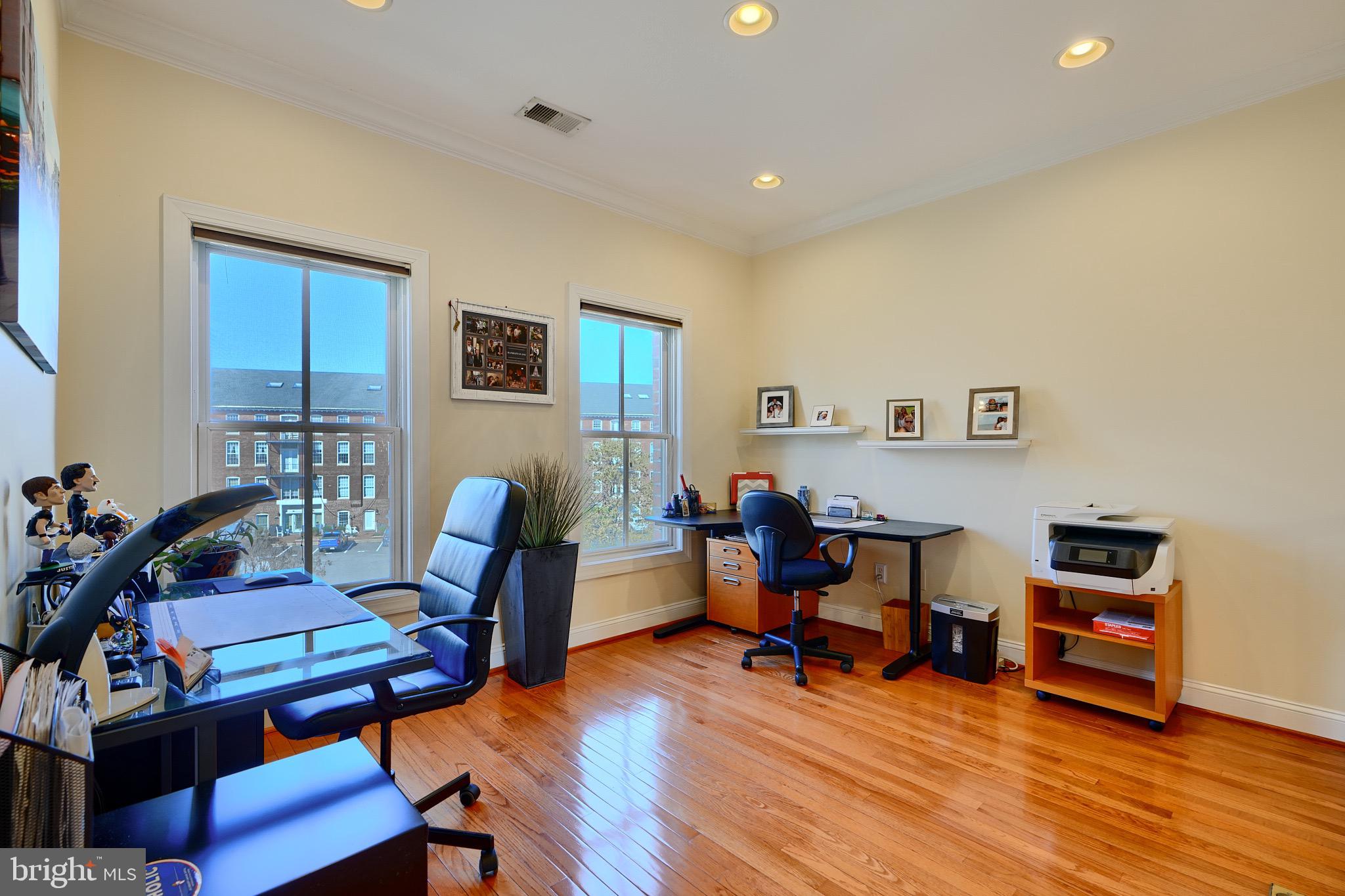 LIGHTHOUSE POINT - Residential