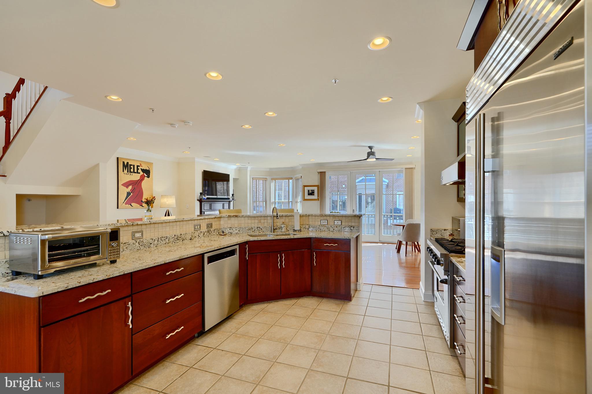 LIGHTHOUSE POINT - Residential