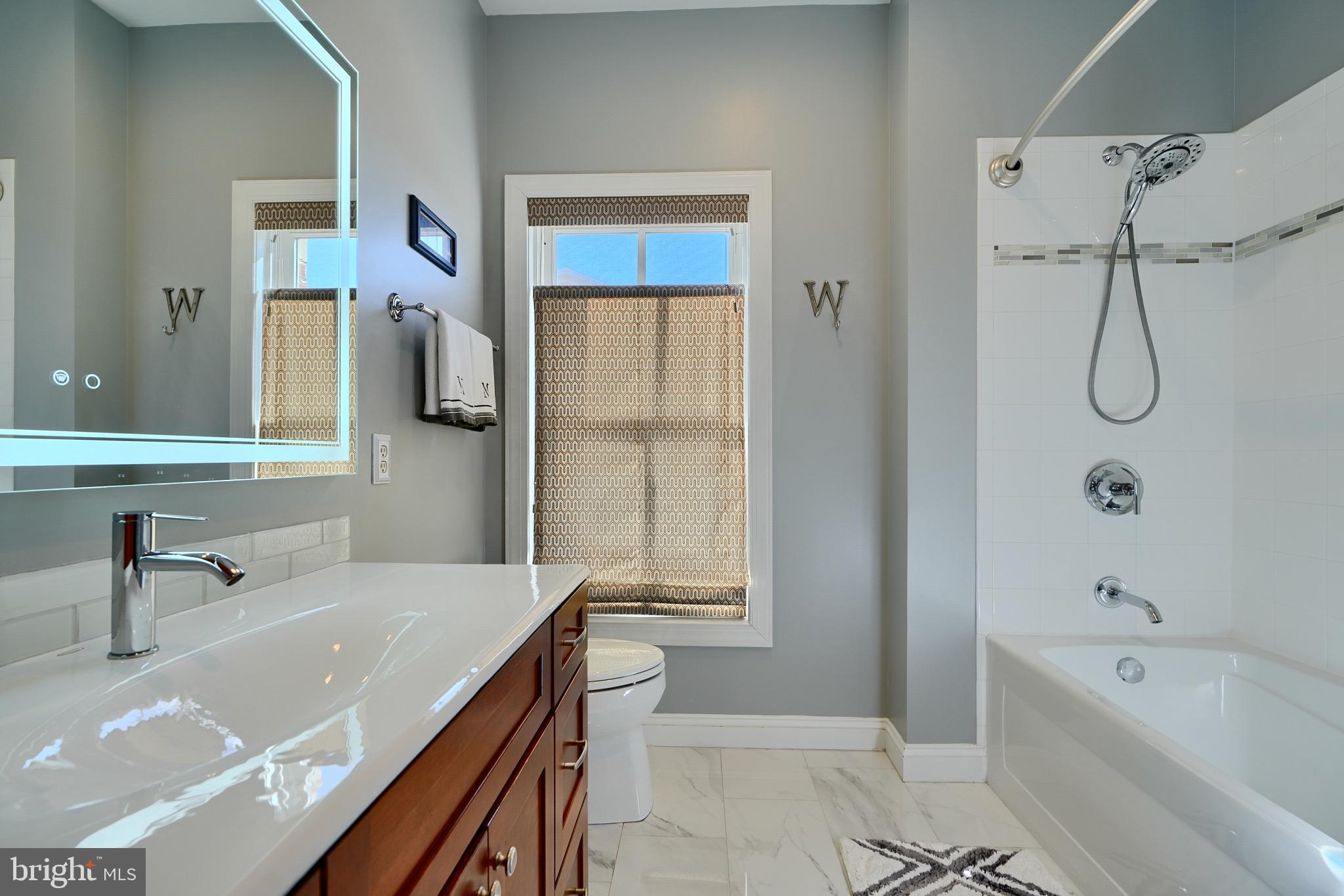 LIGHTHOUSE POINT - Residential