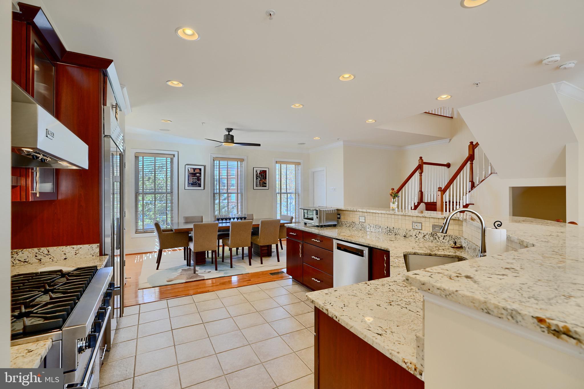 LIGHTHOUSE POINT - Residential