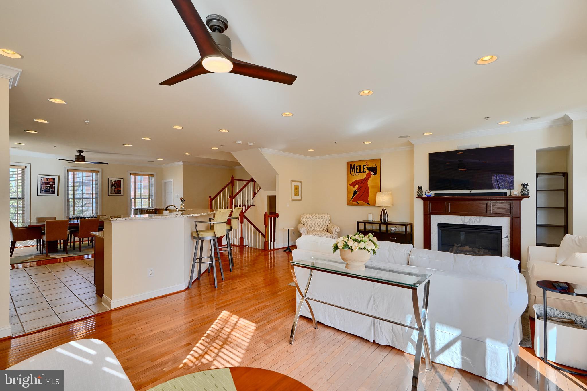 LIGHTHOUSE POINT - Residential