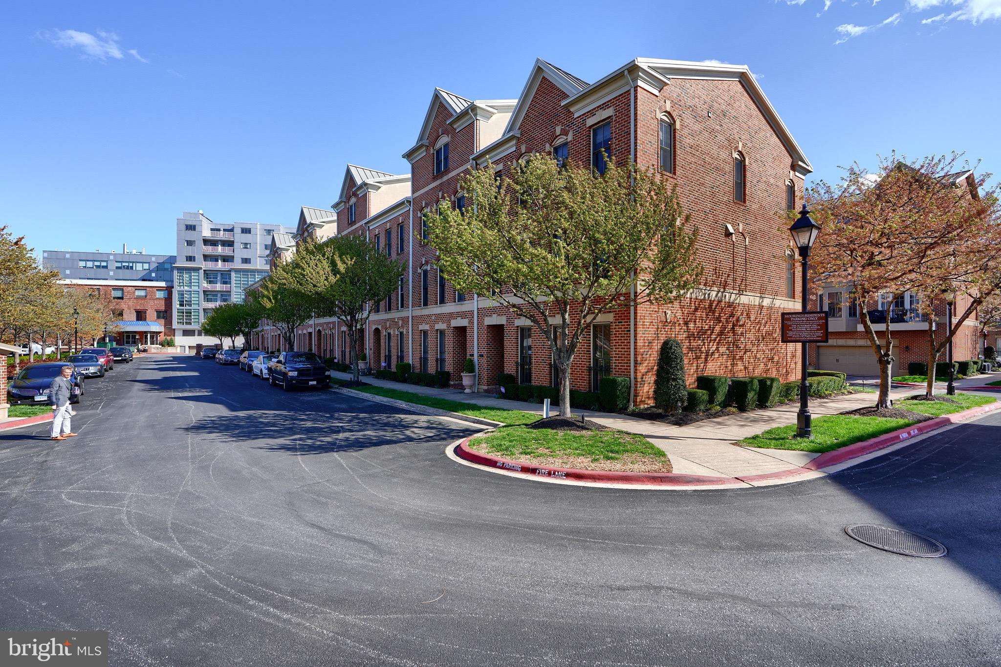 1221 DOCKSIDE CIRCLE