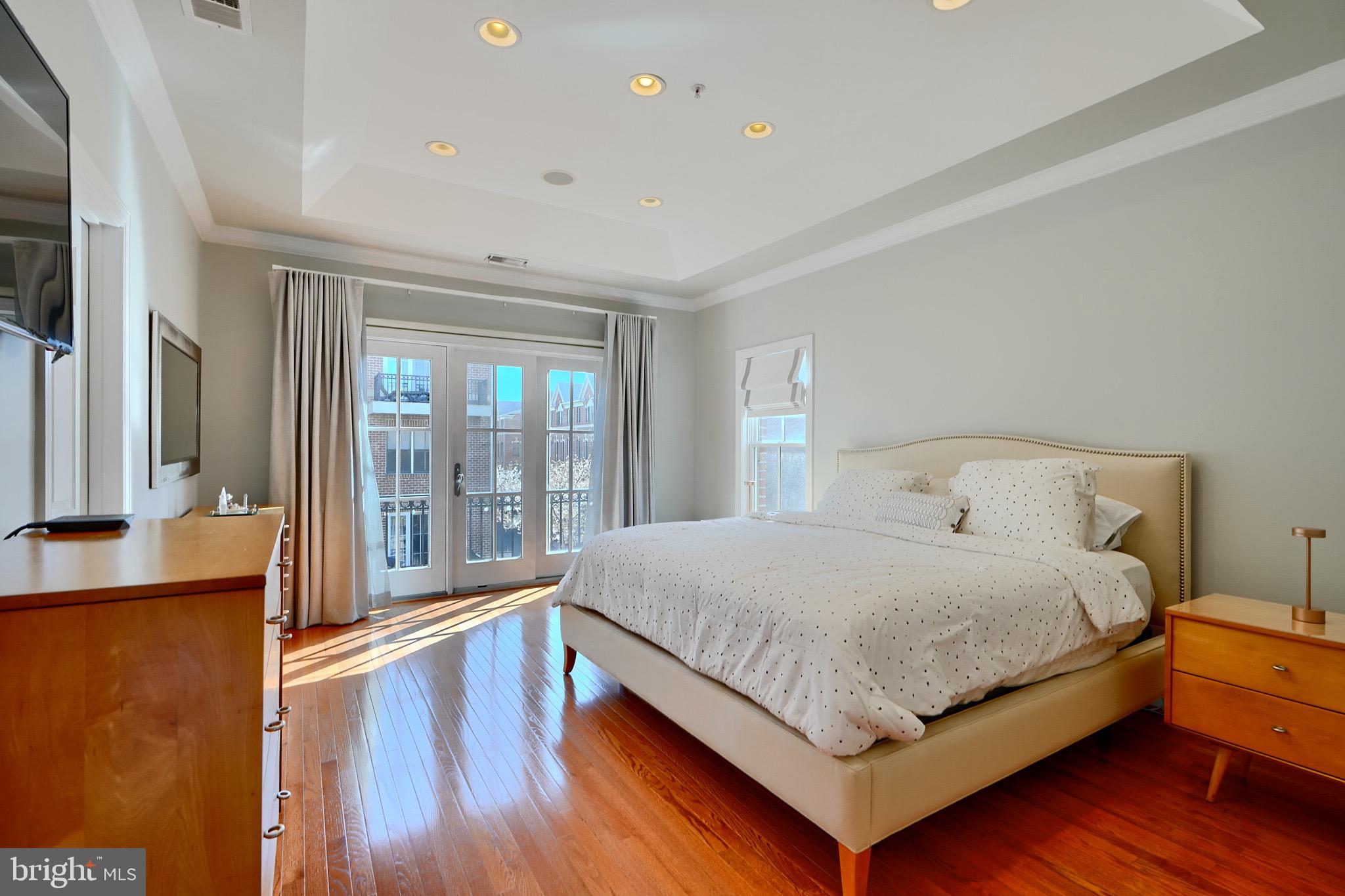 LIGHTHOUSE POINT - Residential