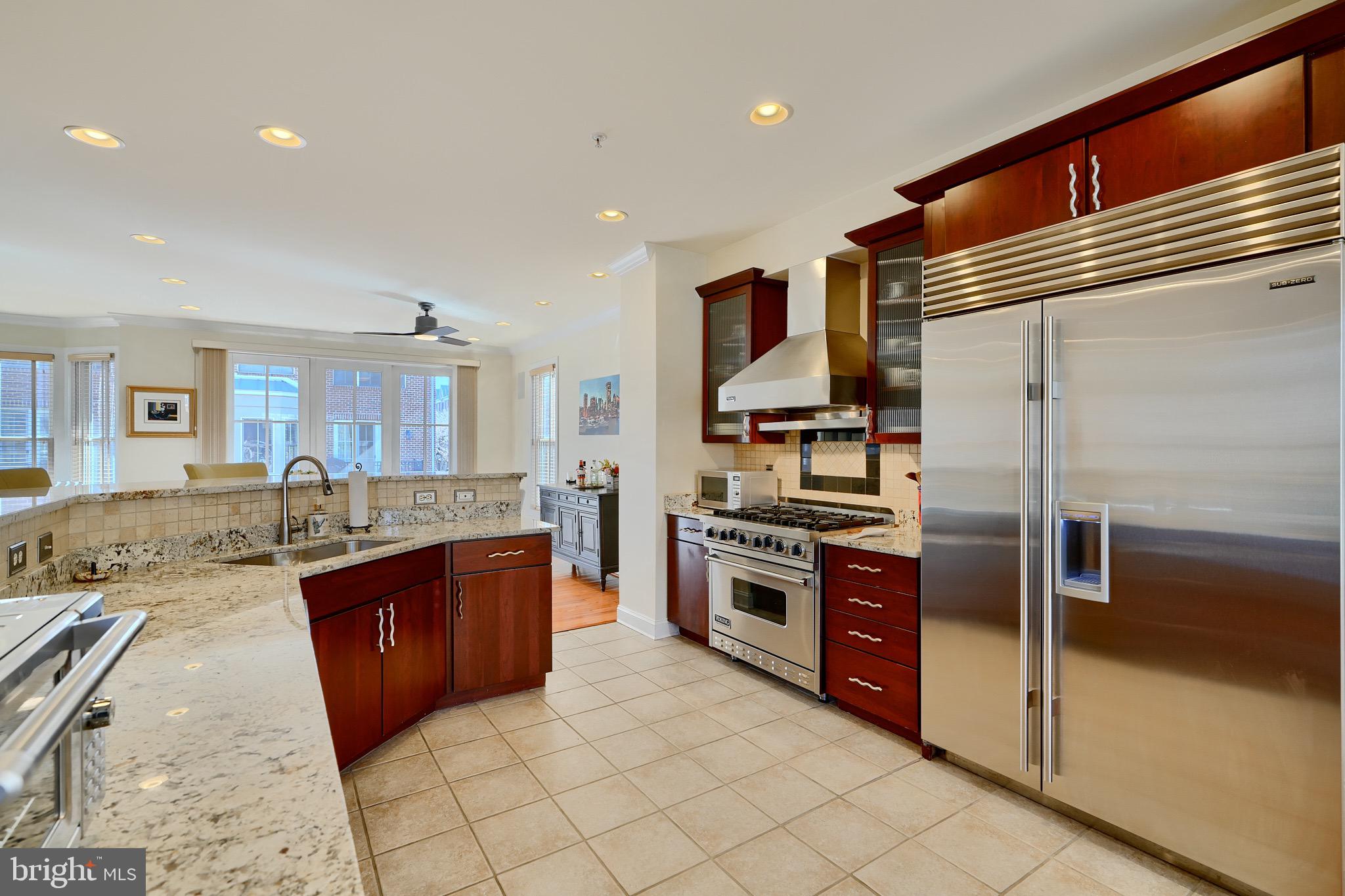 LIGHTHOUSE POINT - Residential